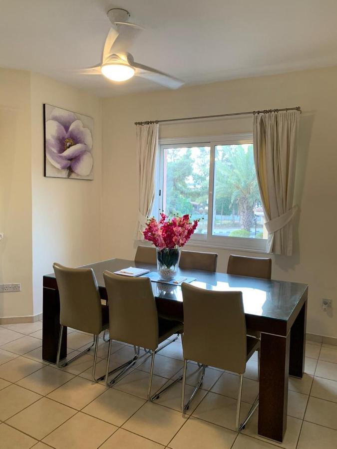 Limnaria Gardens: Sunny 2 Bed Apartment Paphos Exterior foto