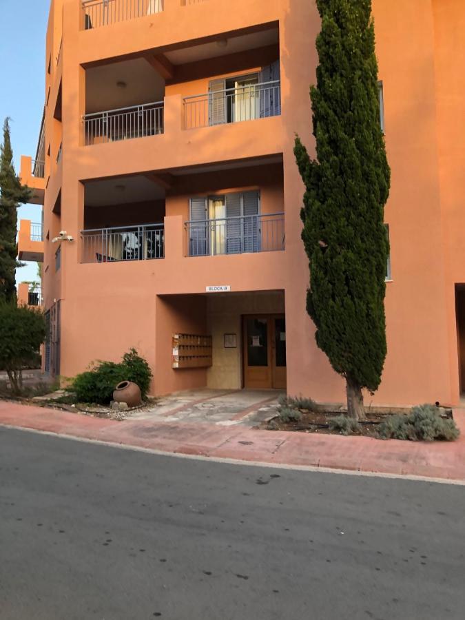 Limnaria Gardens: Sunny 2 Bed Apartment Paphos Exterior foto
