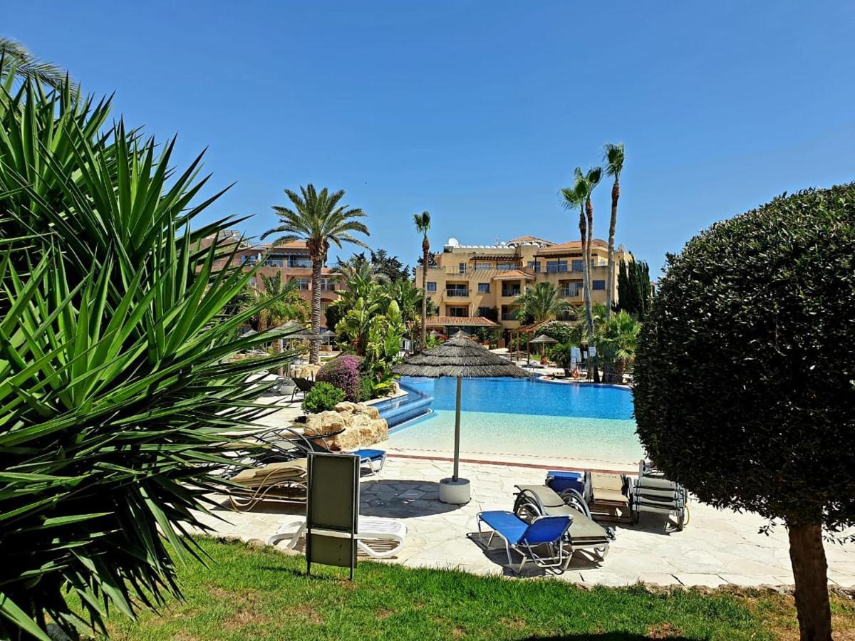 Limnaria Gardens: Sunny 2 Bed Apartment Paphos Exterior foto